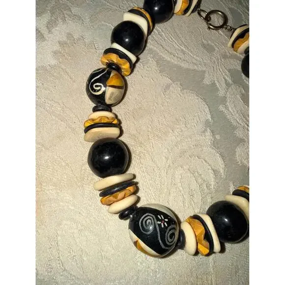 Vintage Chunky Beaded Necklace Black Cream Tribal Boho Statement Artisan Style - Picture 2 of 4